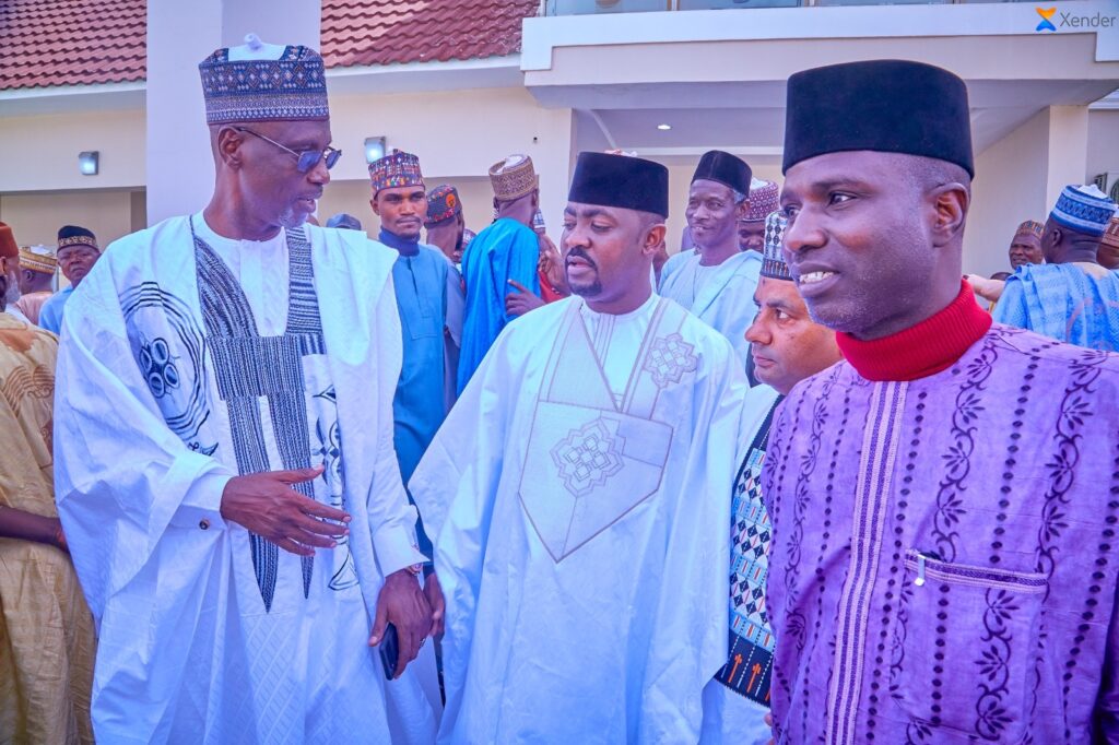 27b6a1f2a8294a0faadb122a16de77d2