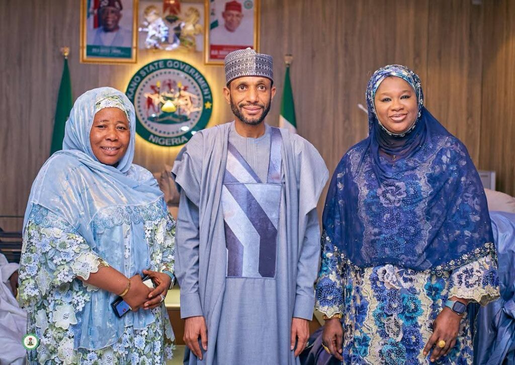1006610702